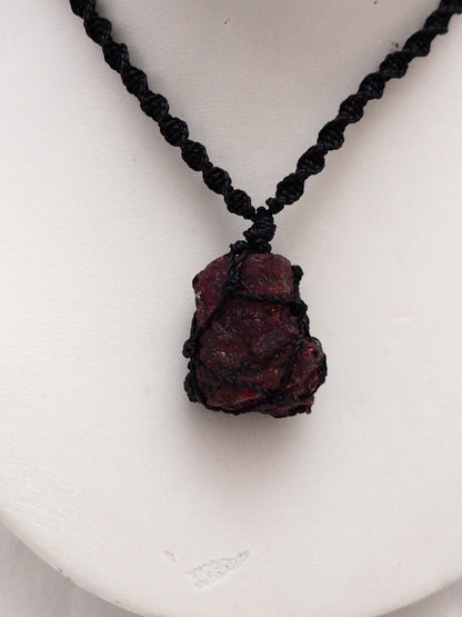 Collar Piedra Rubí en Bruto - Pieza única - My Cuqui Shop