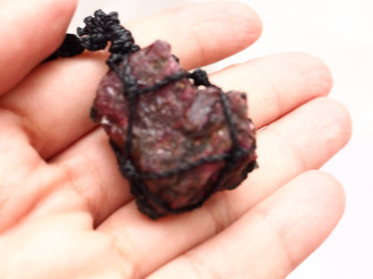 Collar Piedra Rubí en Bruto - Pieza única - My Cuqui Shop