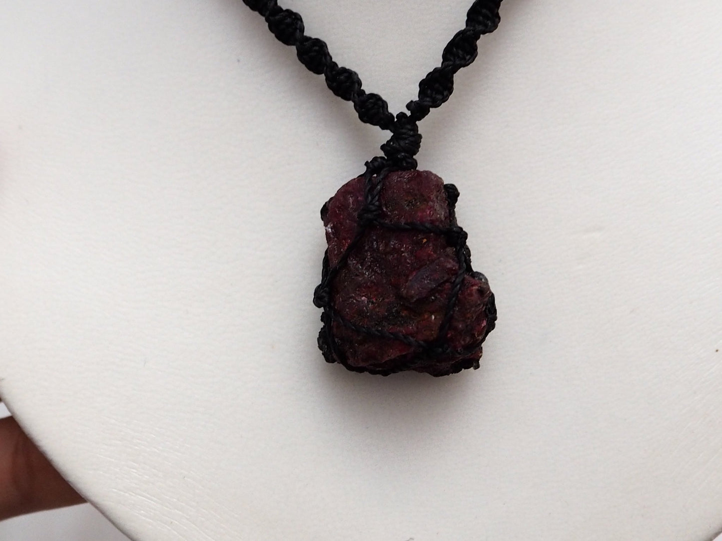 Collar Piedra Rubí en Bruto - Pieza única - My Cuqui Shop