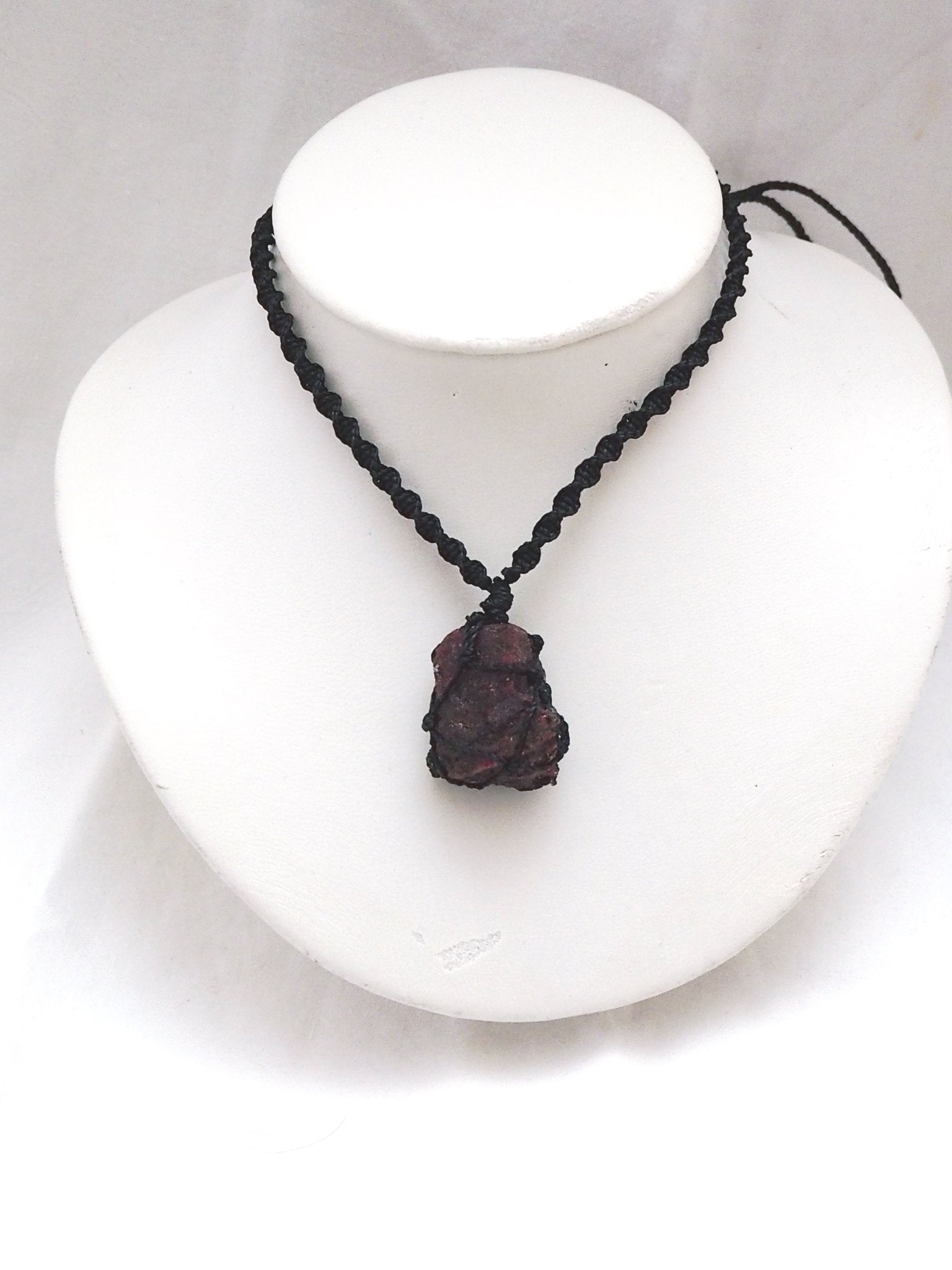 Collar Piedra Rubí en Bruto - Pieza única - My Cuqui Shop