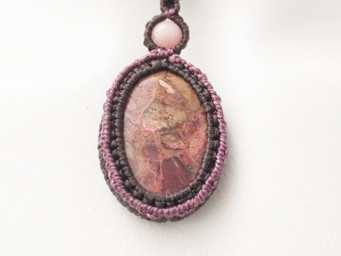 Collar Rústico "Metamorfosis Natural": Micro-Macramé & Jaspe Mariposa - My Cuqui Shop #