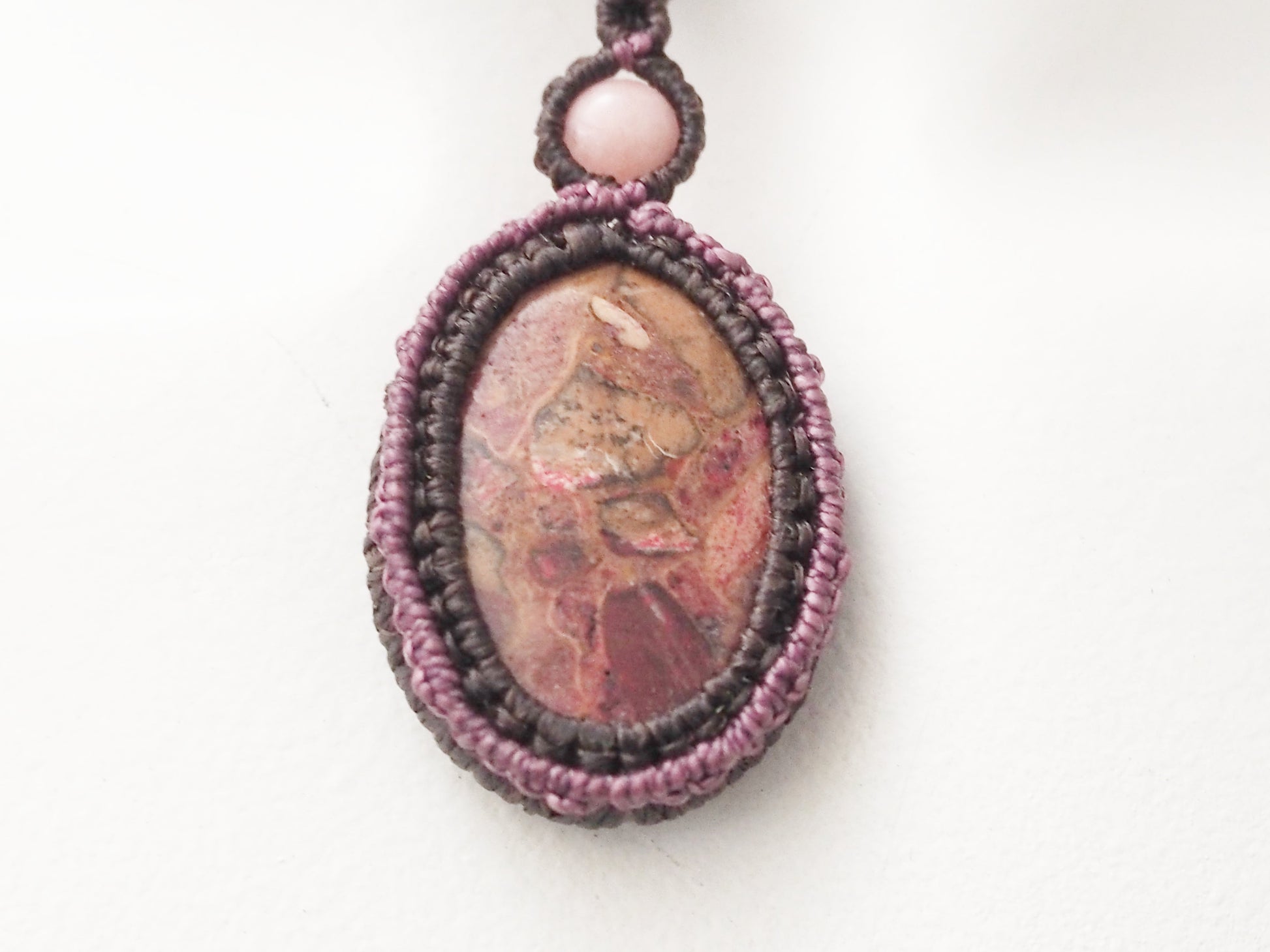 Collar Rústico "Metamorfosis Natural": Micro-Macramé & Jaspe Mariposa - My Cuqui Shop #