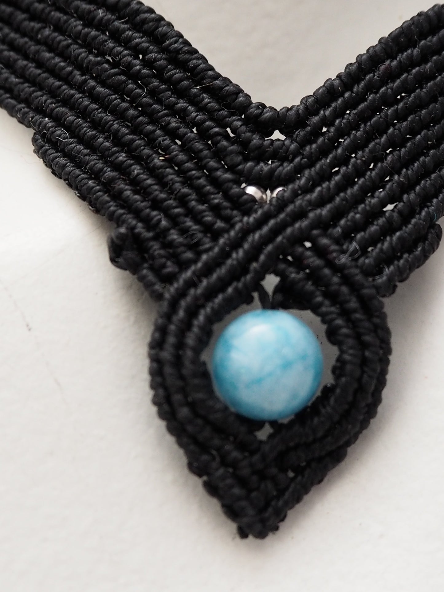 Collar "Serenidad Marina": Gargantilla de Macramé con Aguamarina Genuina (8 mm) - My Cuqui Shop #