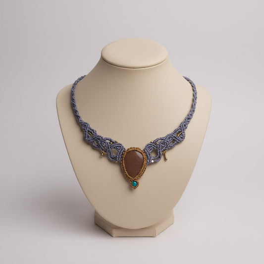 Collar/Choker Violeta con Gota de Piedra del Sol y Detalles en Acero Inoxidable Dorado - My Cuqui Shop #