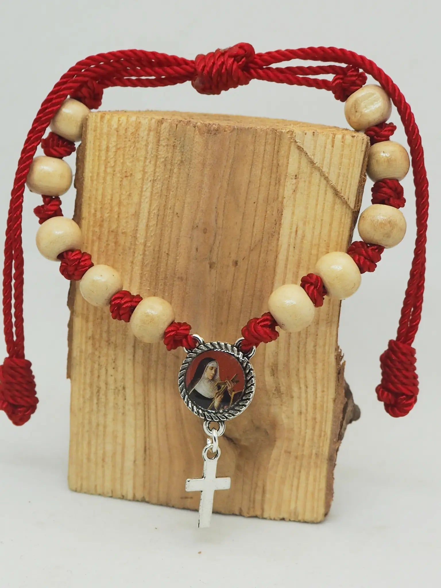 Decenario Cuquis Santa Rita de Casia | Pulsera de Madera y Cordón Rojo - My Cuqui Shop