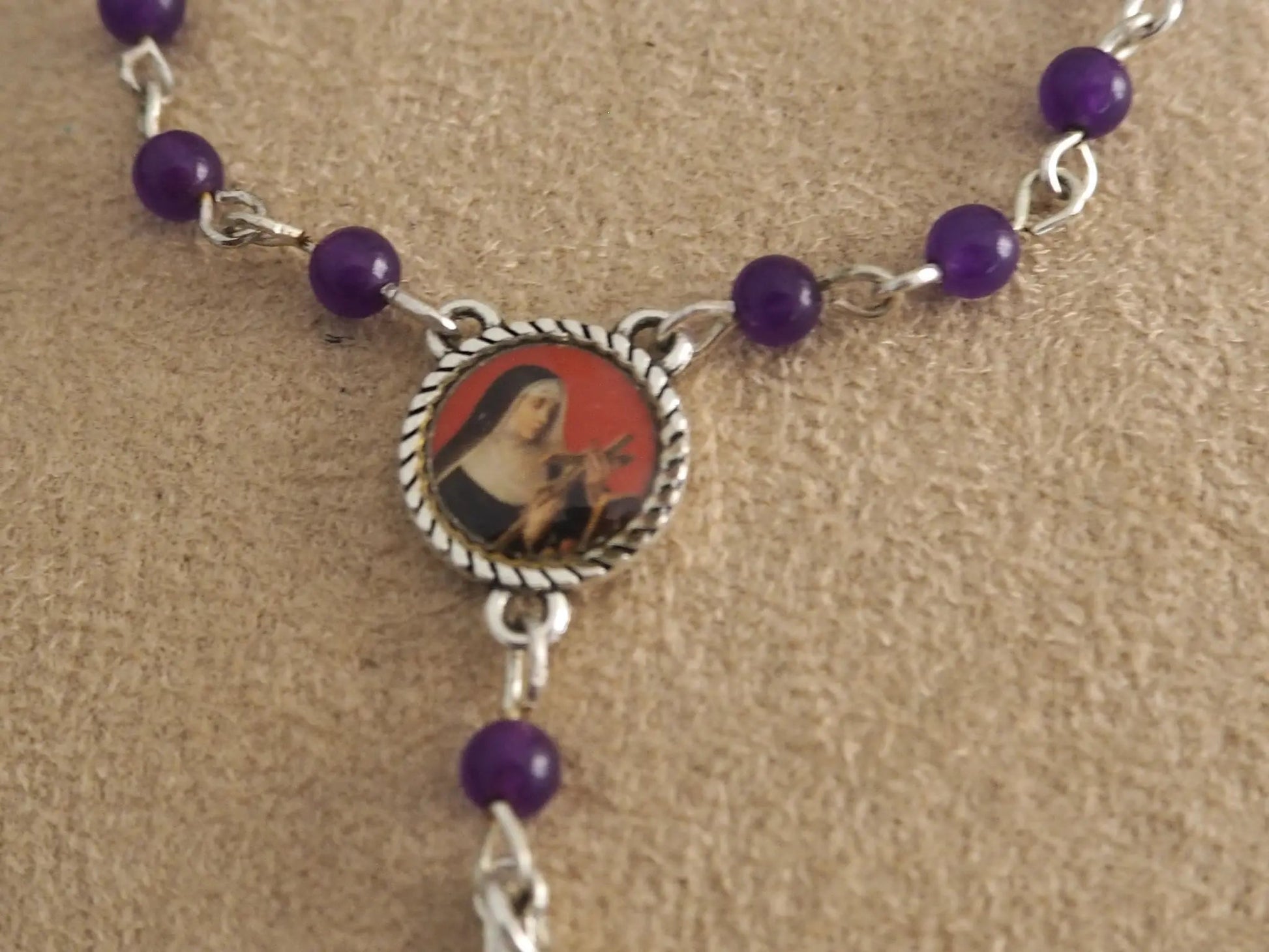 Decenario Santa Rita de Casia - cuentas de amatistas - cuquis - My Cuqui Shop