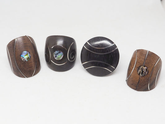 Elegancia Natural: Anillos de Madera y Nácar Artesanales - My Cuqui Shop