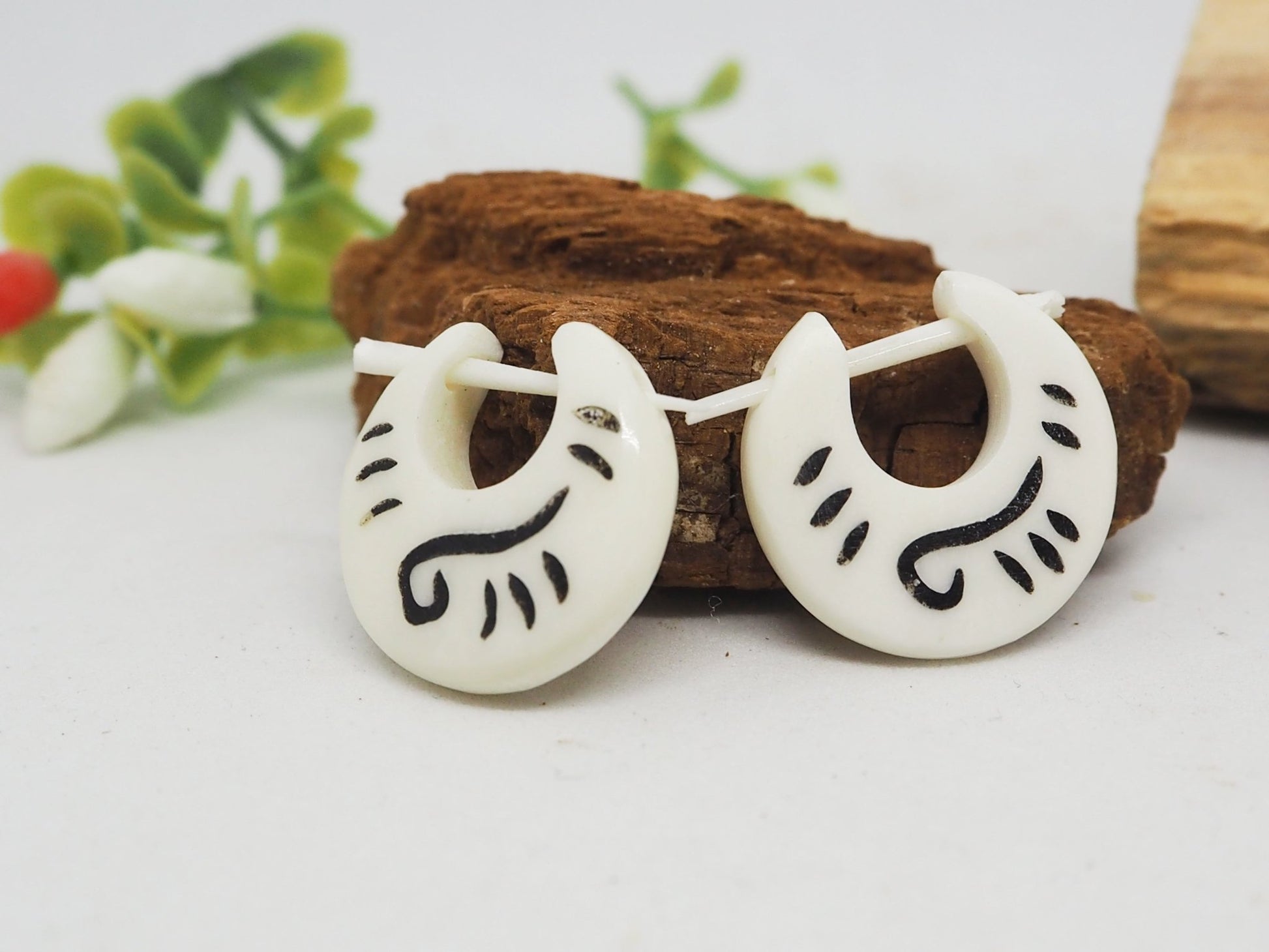 Pendientes de hueso Aros de hueso pintados - My Cuqui Shop #