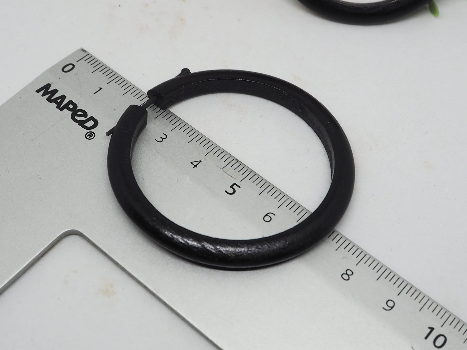 Pendientes Aros de madera color negro. Modelo light - My Cuqui Shop #