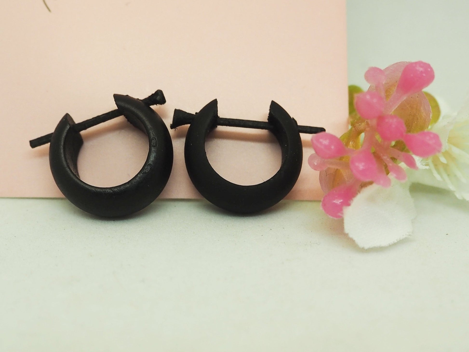 Pendientes de madera color negro - My Cuqui Shop