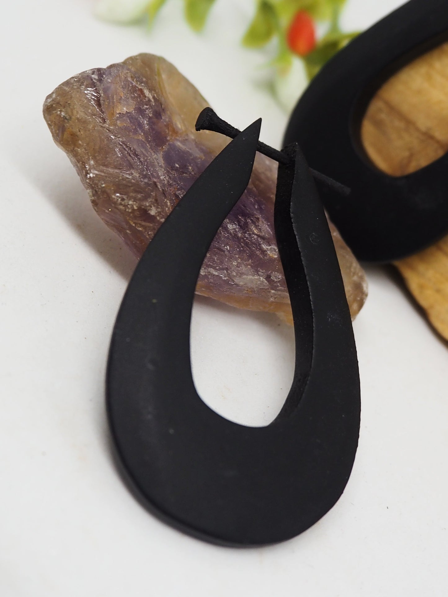 Pendientes de madera color negro. Modelo Lagrima. - My Cuqui Shop #