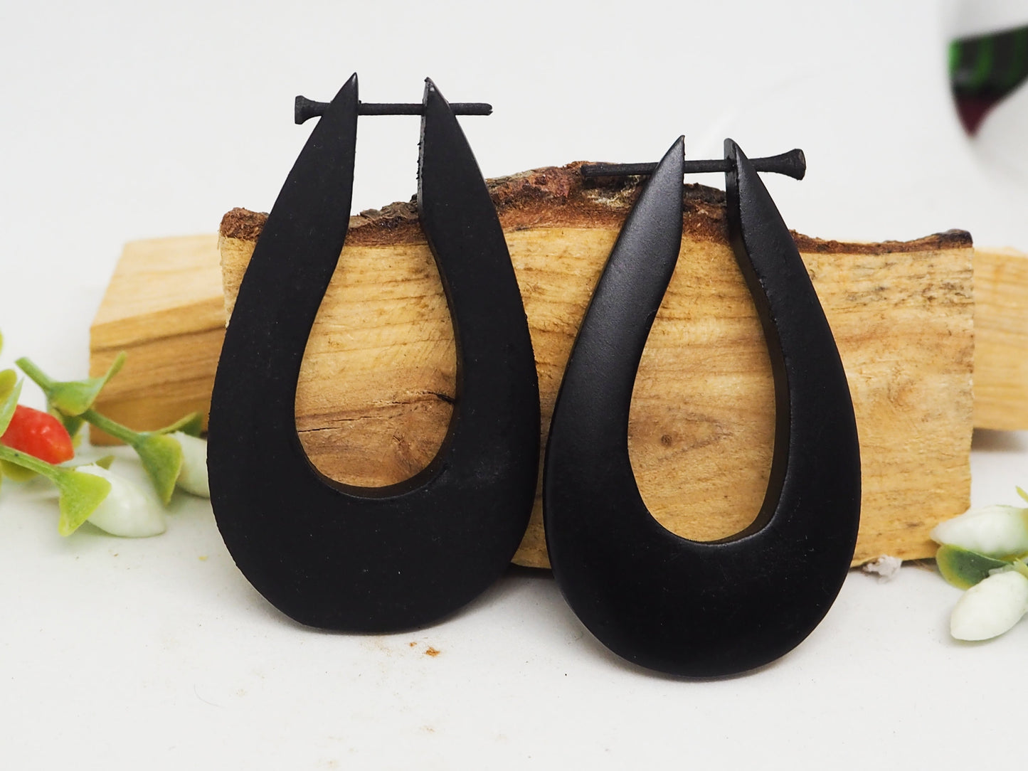 Pendientes de madera color negro. Modelo Lagrima. - My Cuqui Shop #