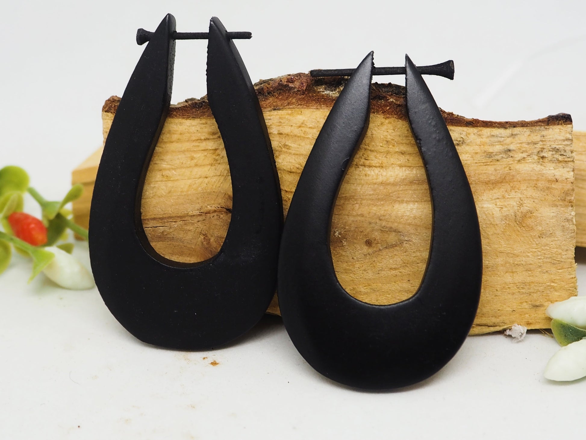 Pendientes de madera color negro. Modelo Lagrima. - My Cuqui Shop #