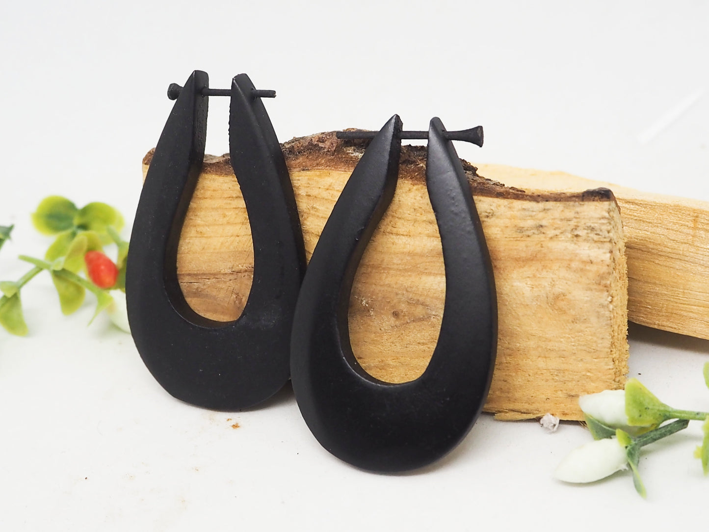 Pendientes de madera color negro. Modelo Lagrima. - My Cuqui Shop #