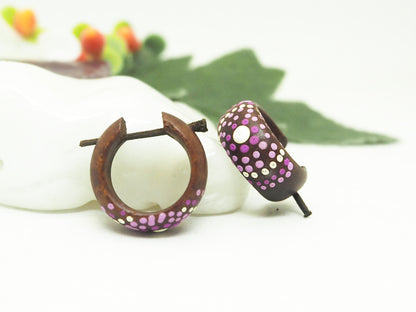 Pendientes de Madera Natural Tipo Aro con Diseño de Puntos Pintados a Mano - My Cuqui Shop #