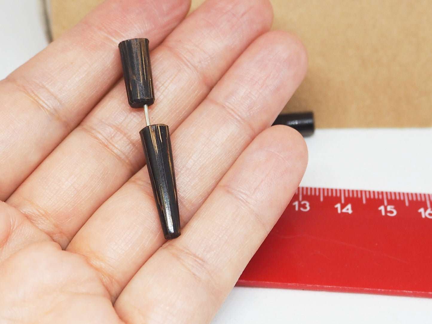 Pendientes Dilatadores Falsos (Fake Gauge) de Madera de Palmera Orgánica - My Cuqui Shop