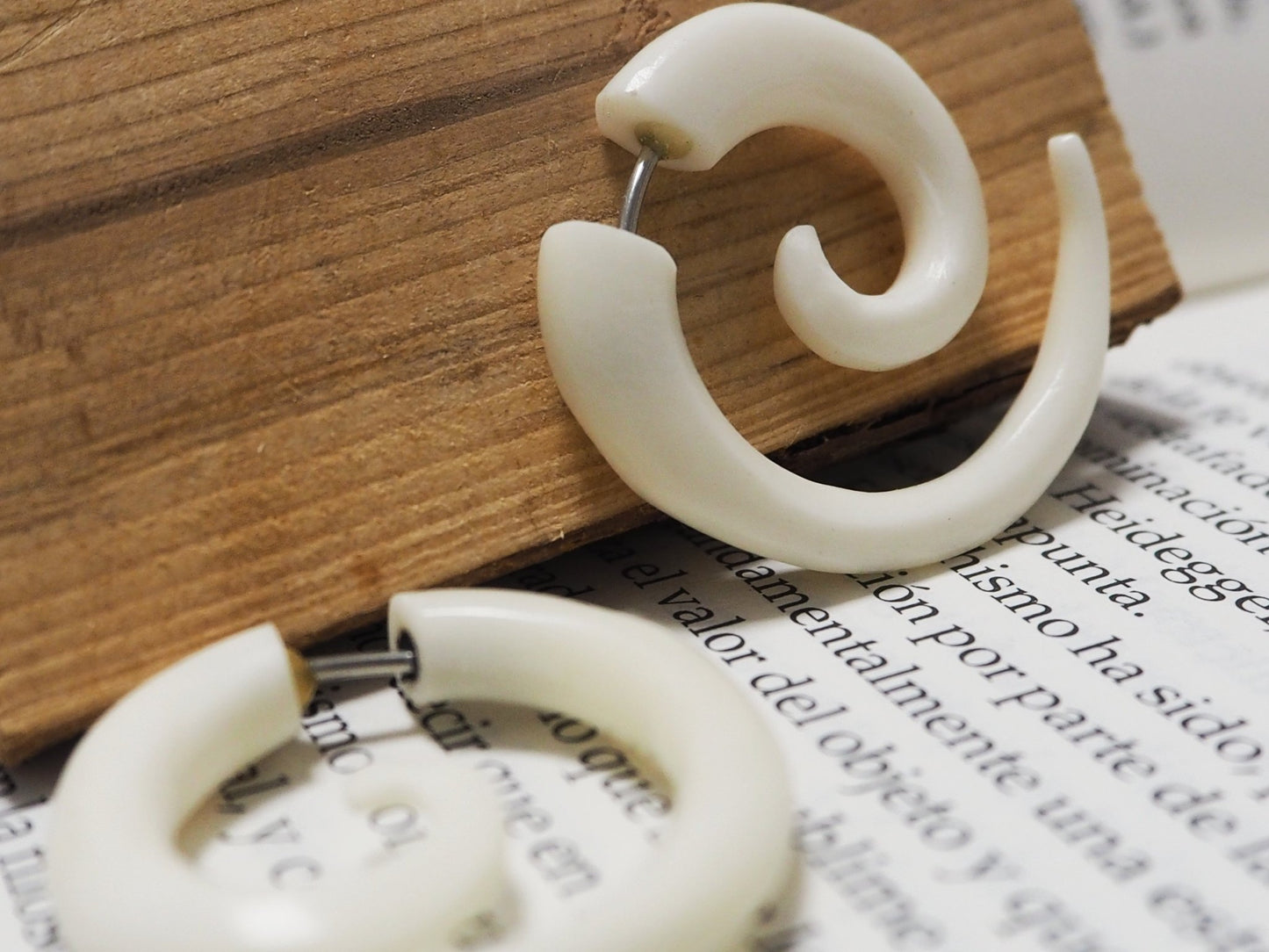 Pendientes Dilatadores Falsos (Fake Gauges) de Hueso de Yak Orgánico en Espiral - My Cuqui Shop