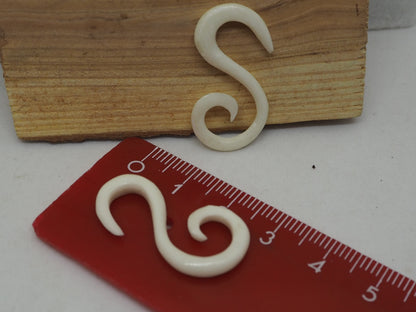 Pendientes Dilatadores  (Nº4) de Hueso Natural en Espiral - My Cuqui Shop #