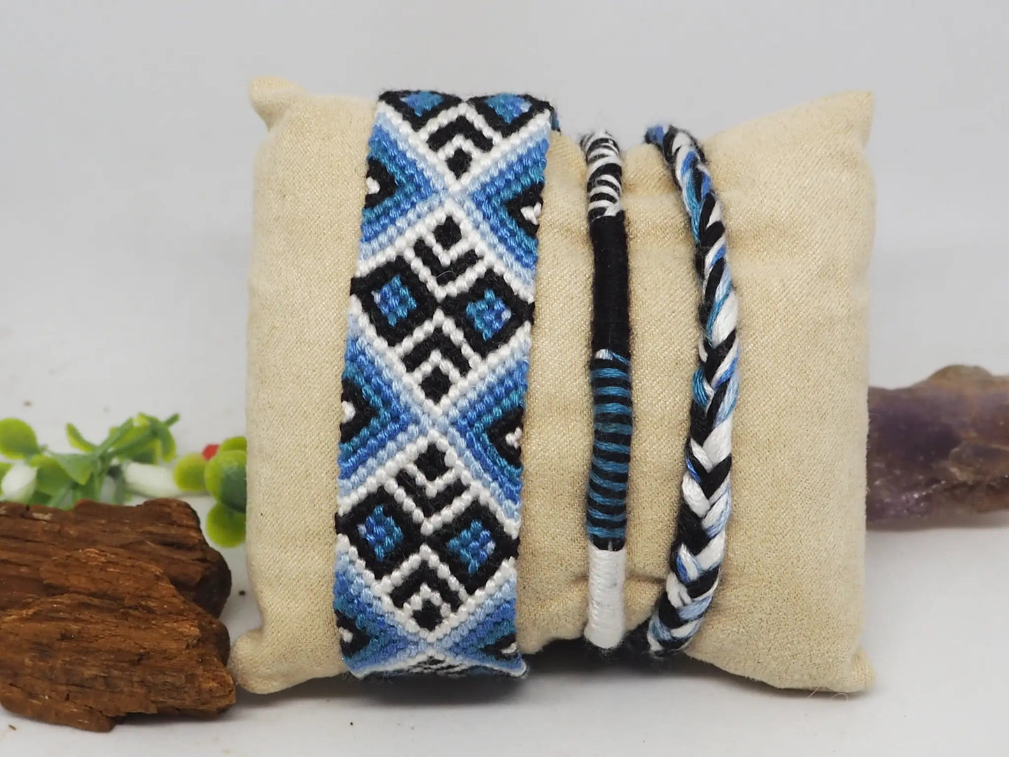 Pulsera 3 en 1 macramé. tonos azules - My Cuqui