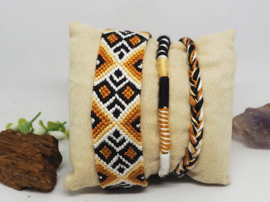 Pulsera 3 en 1 macramé. tonos naranja - My Cuqui