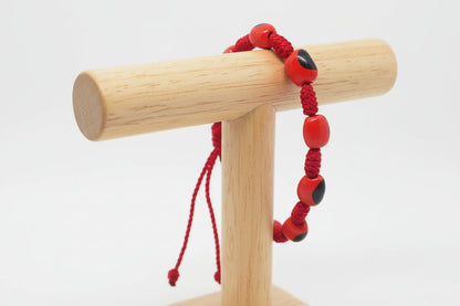 Pulsera Amuleto " Huay de la Suerte" en Hilo Rojo - dijes cerámica - My Cuqui Shop