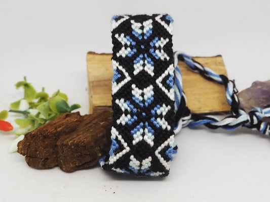 Pulsera ancha diseño geométrico - negro,azul y blanco - My Cuqui