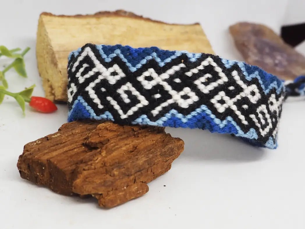 Pulsera Artesanal de Macramé en Hilo de Algodón - Diseño Étnico Exclusivo (Pieza Única) - My Cuqui