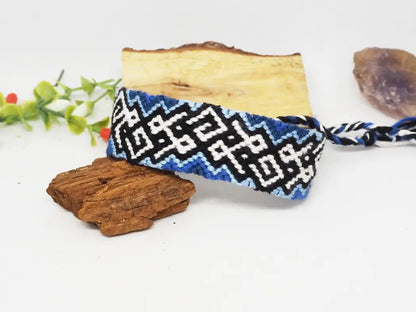 Pulsera Artesanal de Macramé en Hilo de Algodón - Diseño Étnico Exclusivo (Pieza Única) - My Cuqui