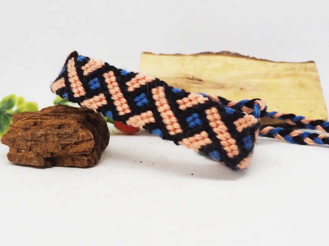 Pulsera Artesanal Tejida en Hilo de Algodón | Ajustable, Cómoda y Única - My Cuqui