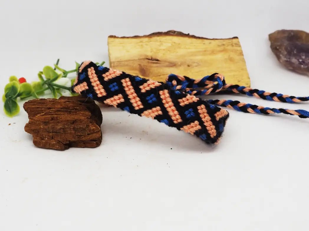 Pulsera Artesanal Tejida en Hilo de Algodón | Ajustable, Cómoda y Única - My Cuqui