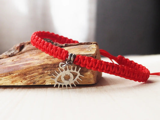 Pulsera roja de protección con dije de acero inoxidable - My Cuqui