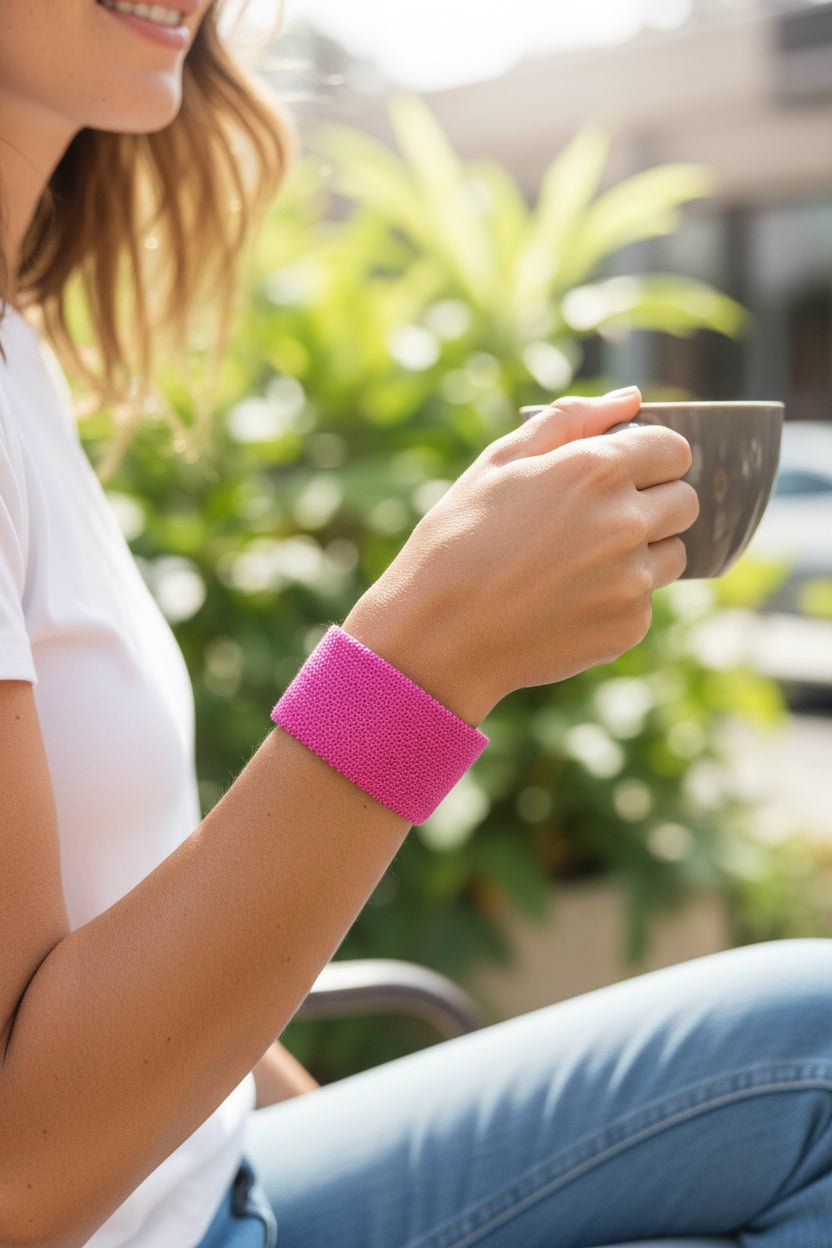 Pulseras Anchas de Macramé Fucsia Neón | Hilo Encerado Vibrante - My Cuqui Shop