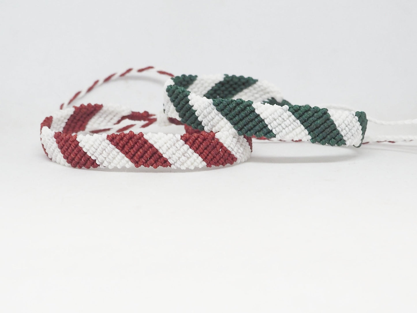 Pulseras de hilo roja y verde  - My Cuqui Shop #