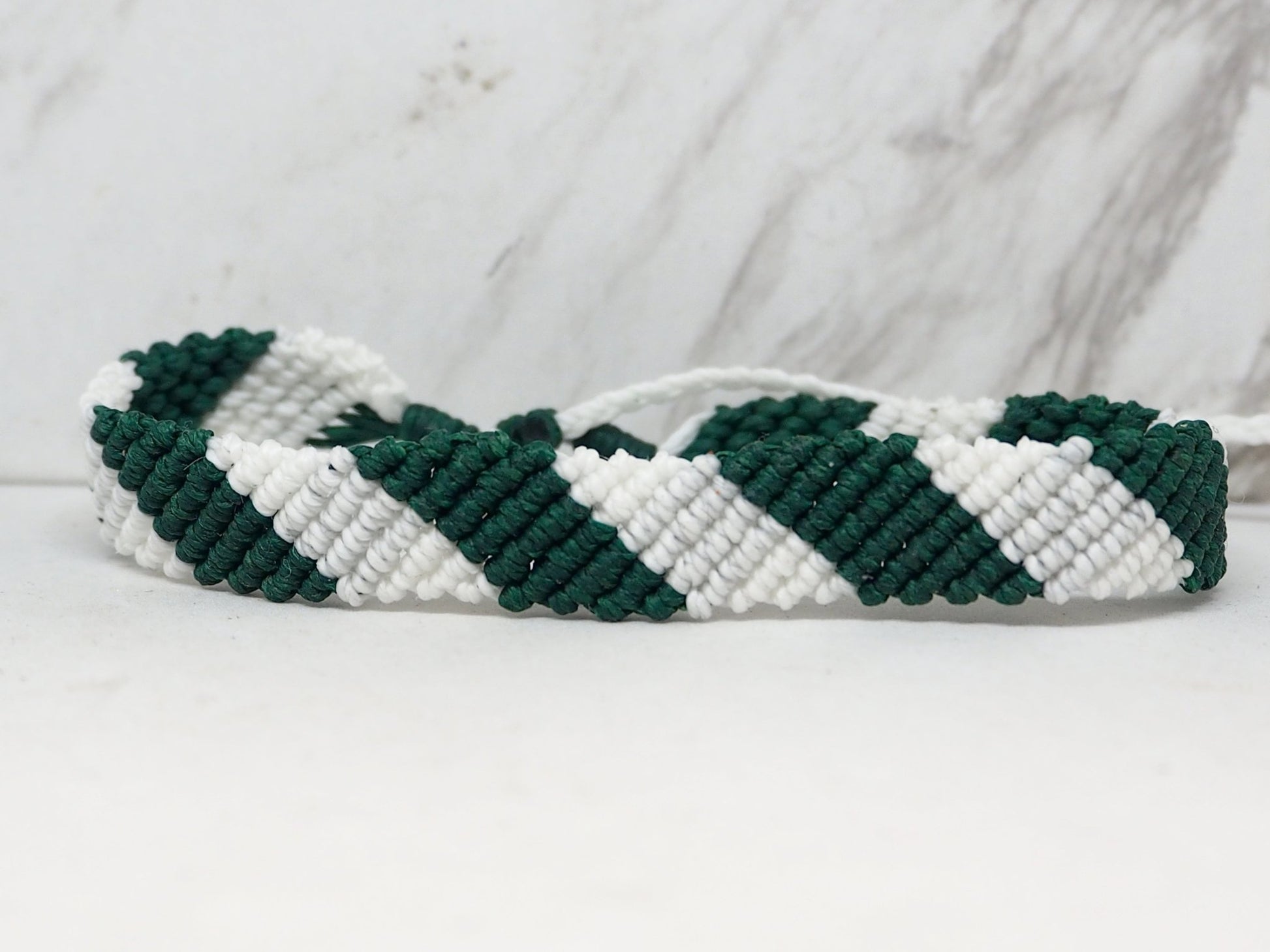 Pulseras de hilo roja y verde  - My Cuqui Shop #