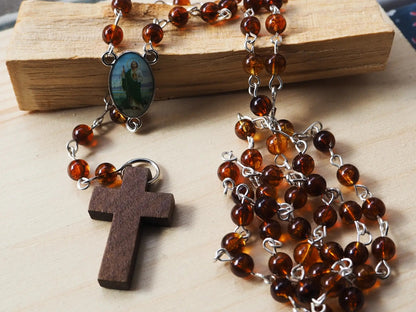 Rosario Cuquis San Judas Tadeo | Cuentas Acrílicas Marrones y Madera - My Cuqui Shop