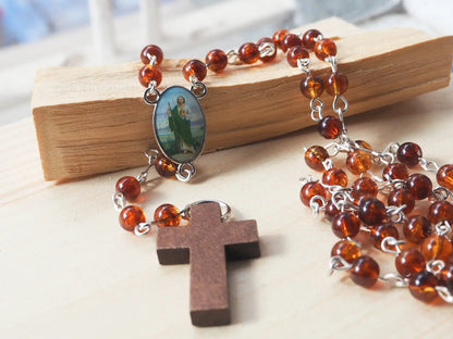 Rosario Cuquis San Judas Tadeo | Cuentas Acrílicas Marrones y Madera - My Cuqui Shop